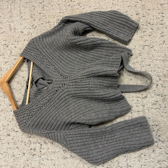 Blue Blush M slight crop woven back chunky we’ve sweater in excellent used cond - Picture 2 of 12